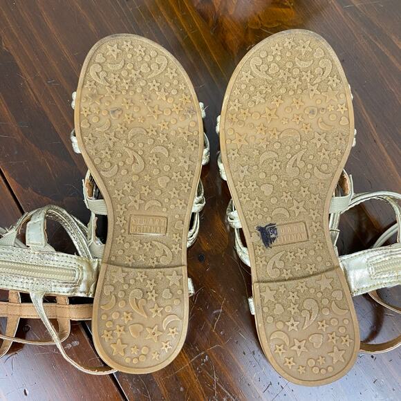 Stuart Weitzman Girls Camia Spartalo Gladiator Sandals Champagne Gold Size 4 - Picture 10 of 13